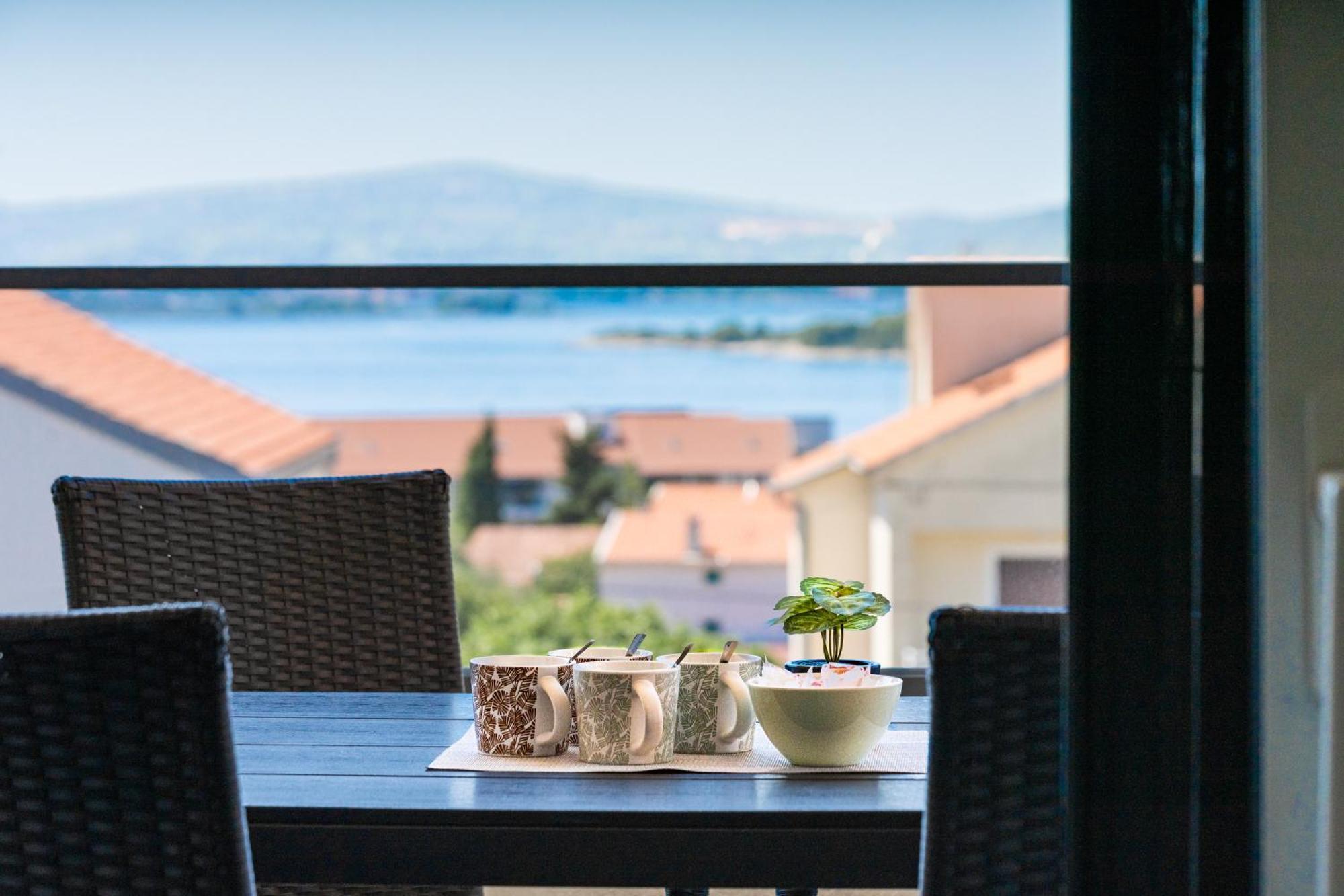 Sea Bay View Apartment - Appartement Avec Piscine Et Magnifique Vue Sur Mer 圣菲利普雅科夫 外观 照片