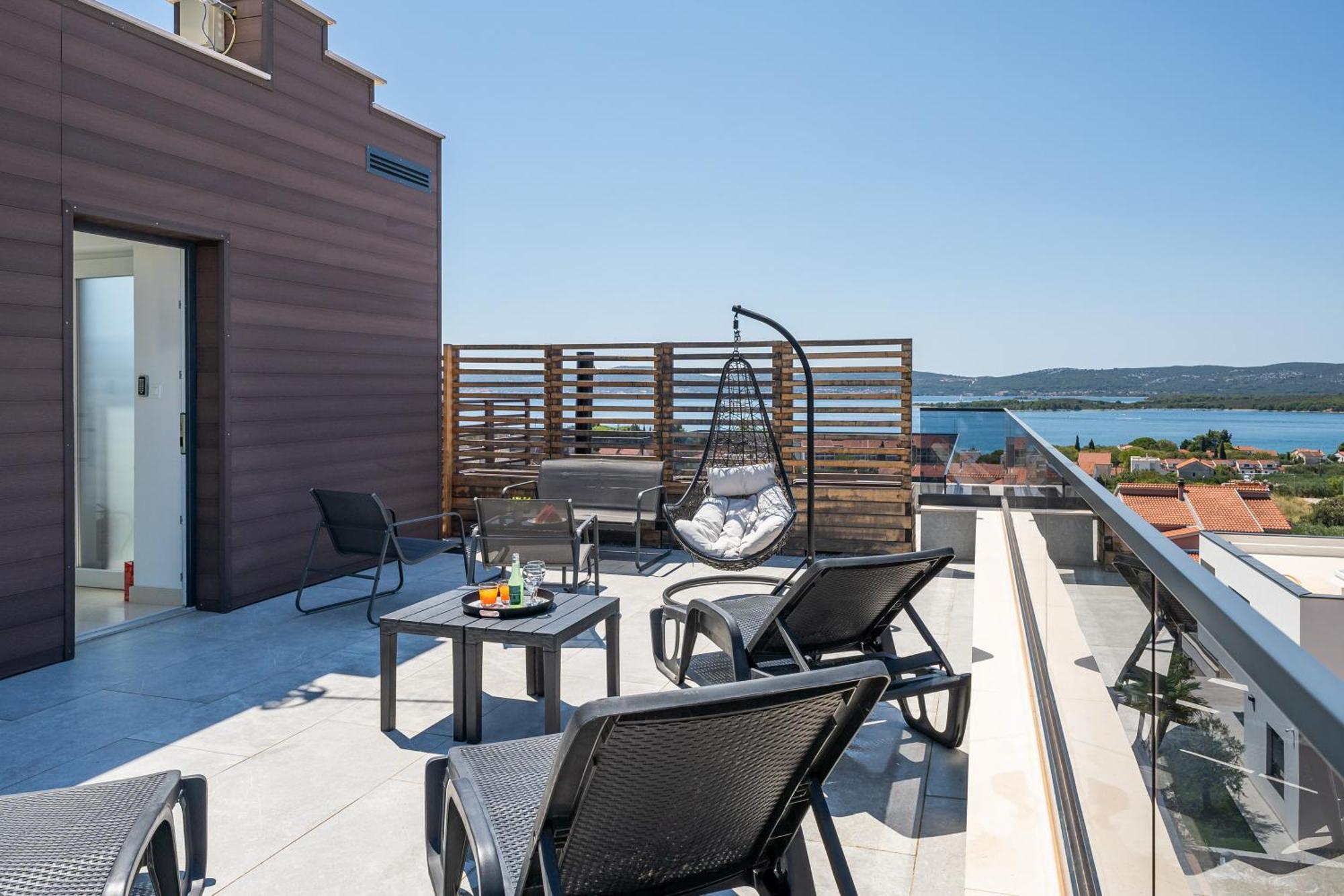 Sea Bay View Apartment - Appartement Avec Piscine Et Magnifique Vue Sur Mer 圣菲利普雅科夫 外观 照片
