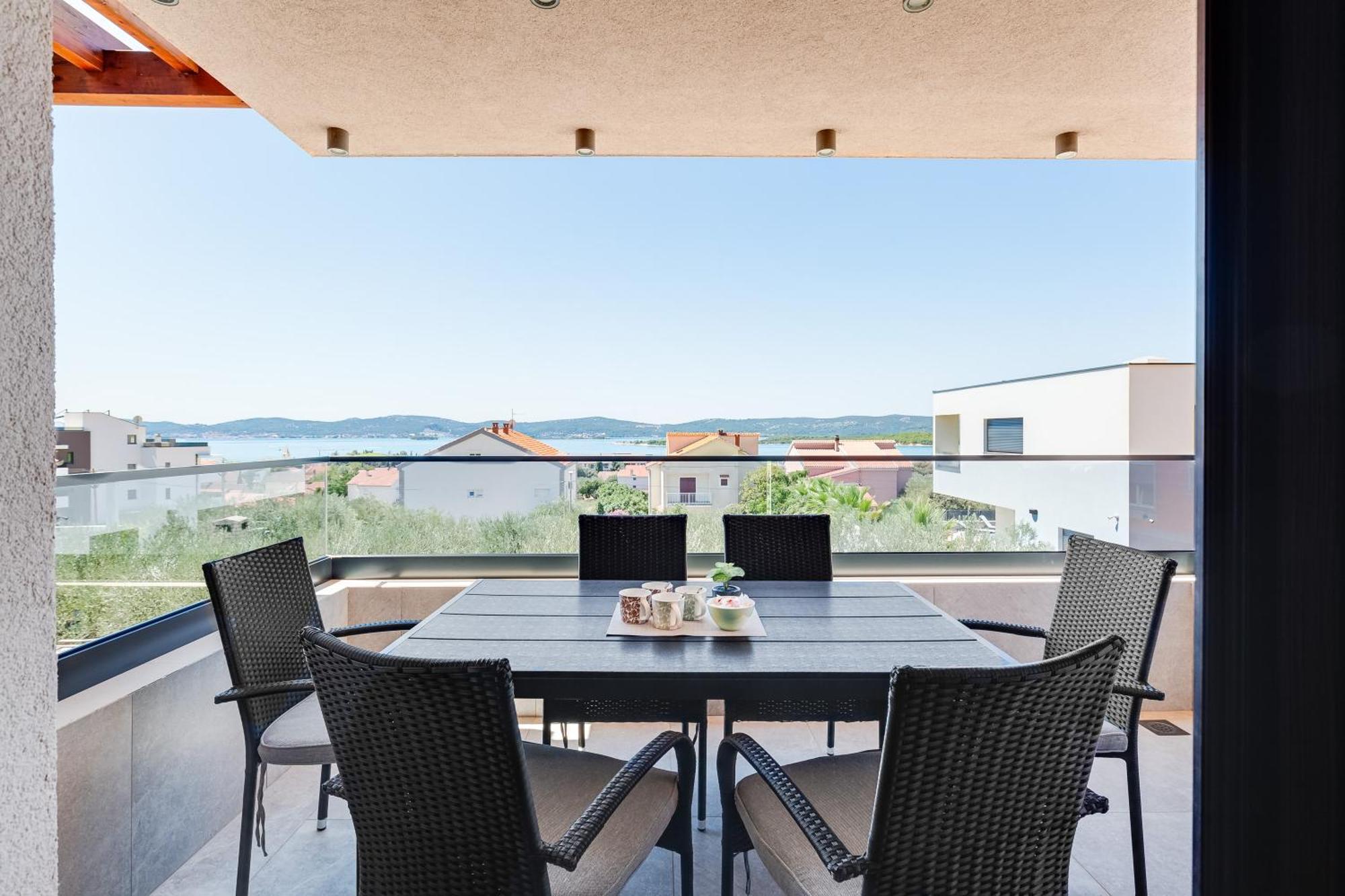 Sea Bay View Apartment - Appartement Avec Piscine Et Magnifique Vue Sur Mer 圣菲利普雅科夫 外观 照片